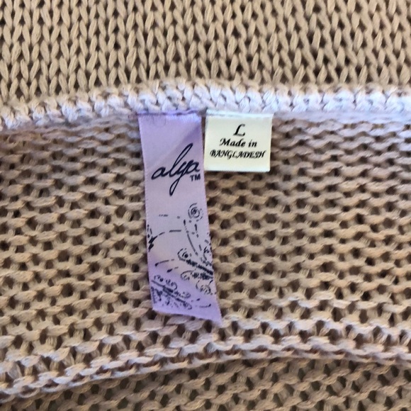 Sweater - Picture 3 of 5